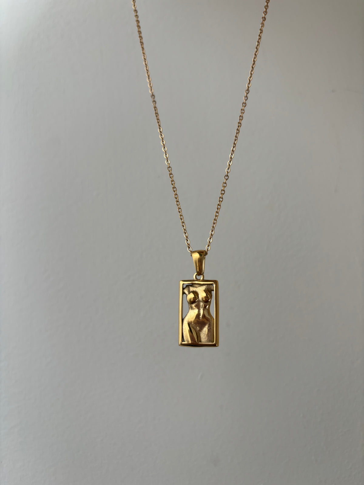 Silhouette Necklace-18k