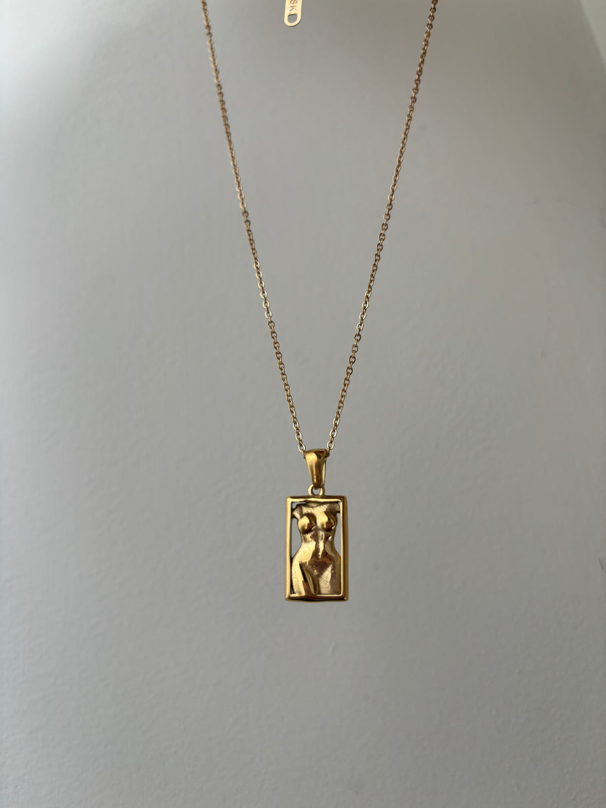 Silhouette Necklace-18k